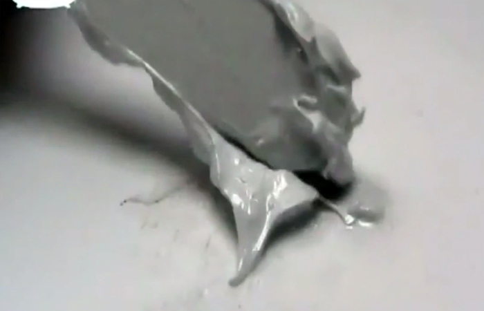 Nous appliquons de l'acrylique.