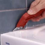 Nettoyage mécanique du mastic.