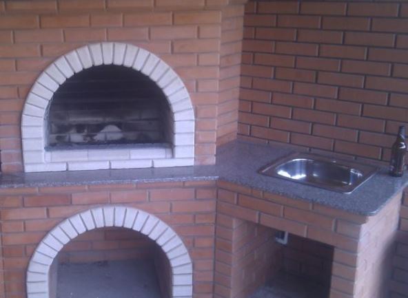 Barbecue avec évier.