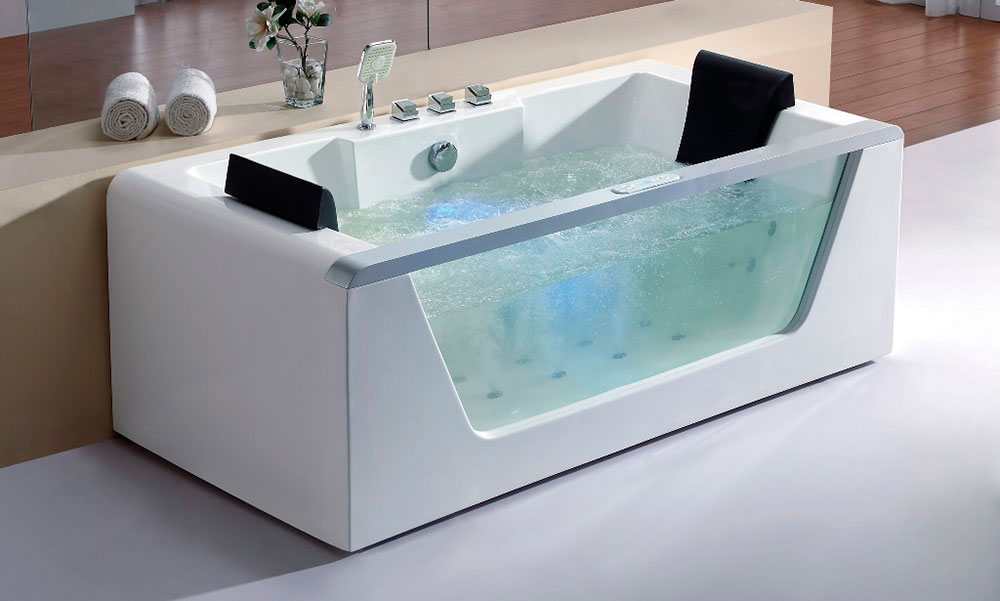 Bain avec hydromassage.