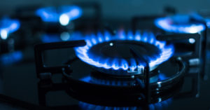 Quelle est la consommation de gaz d'une cuisinière à gaz par heure ?