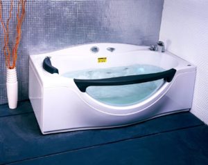 baignoire avec côté transparent