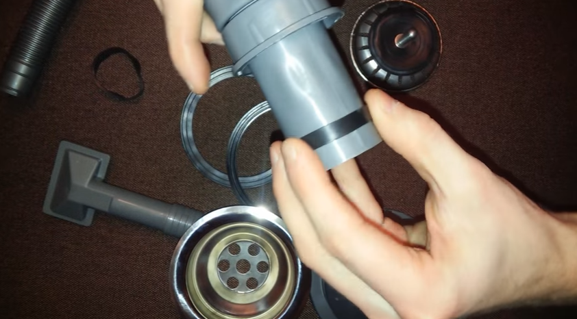 Serrez l'écrou de serrage et le joint.