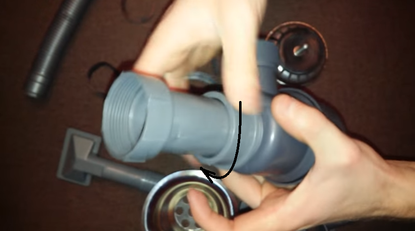 Nous resserrons l'écrou.