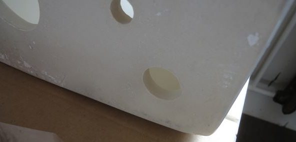 Trou dans le réservoir.