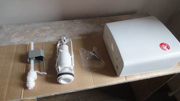 Pièces de réservoir.