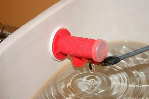 Le principe de fonctionnement du flotteur.