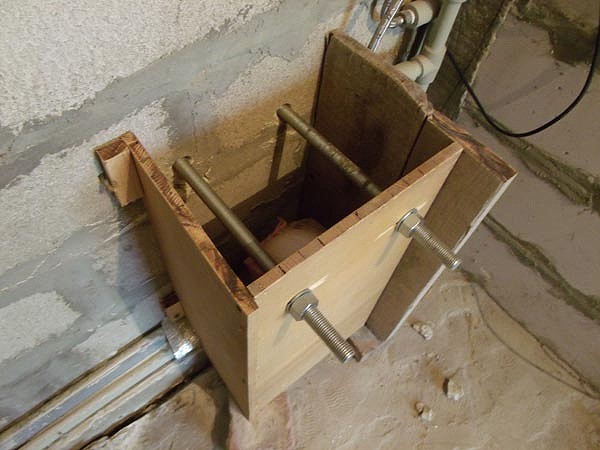 Coffrage pour l'installation.