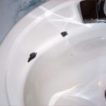 Un éclat sur l'évier.