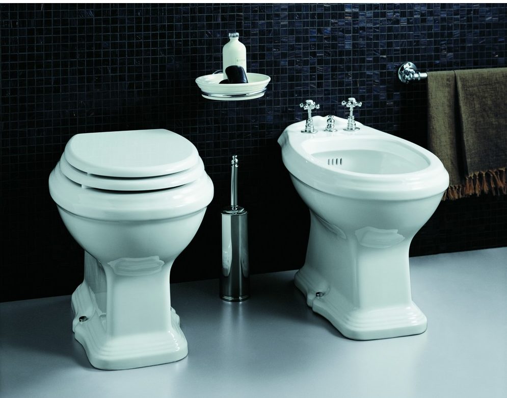 Bidet et toilettes.