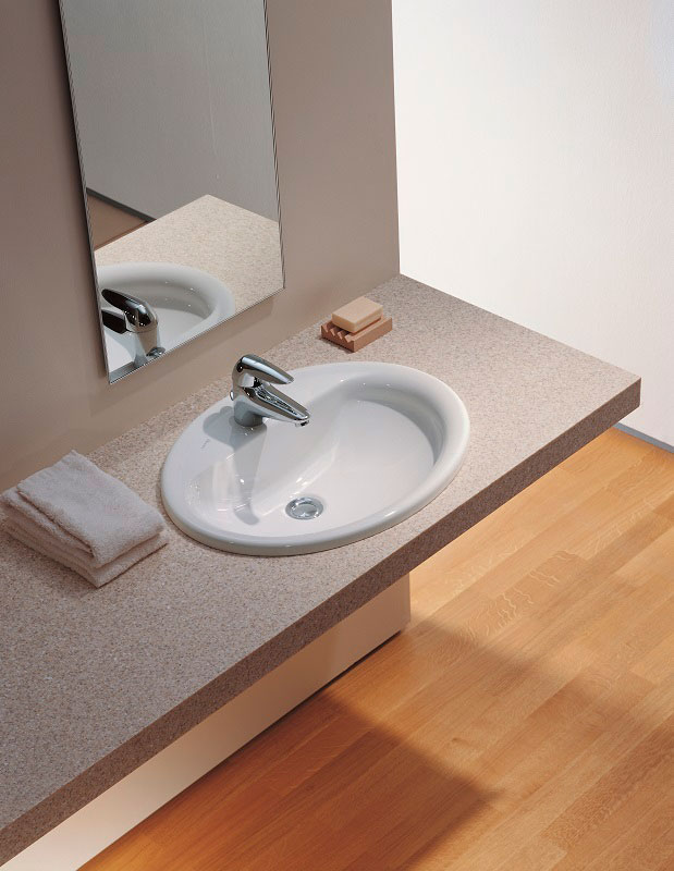 L'évier est encastré.