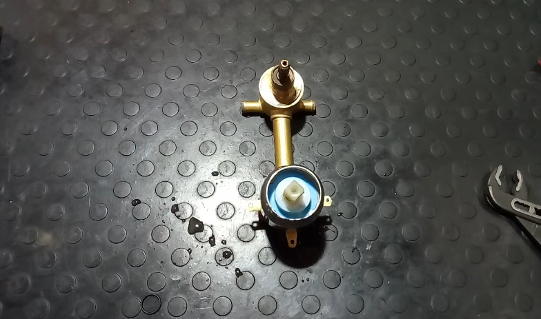 Installation d'une nouvelle cartouche.