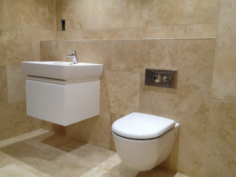 Toilettes avec installation.