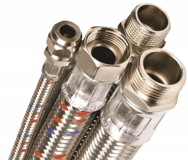 Tresse en acier inoxydable.