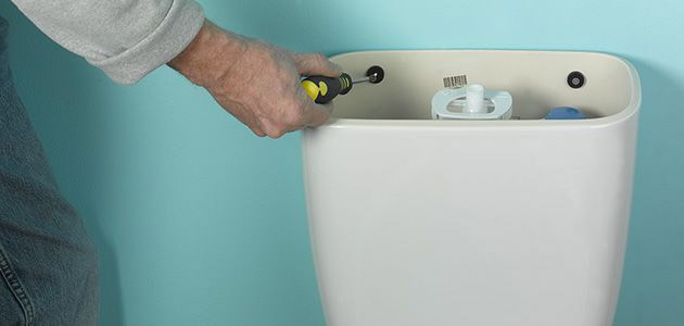 Fixez le réservoir.