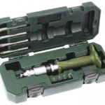 Tournevis à percussion dans un étui.