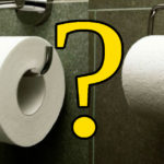 Comment accrocher correctement le papier toilette