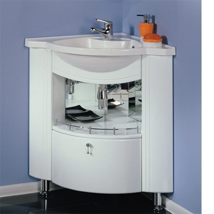 Meuble d'angle sous l'évier à l'intérieur.