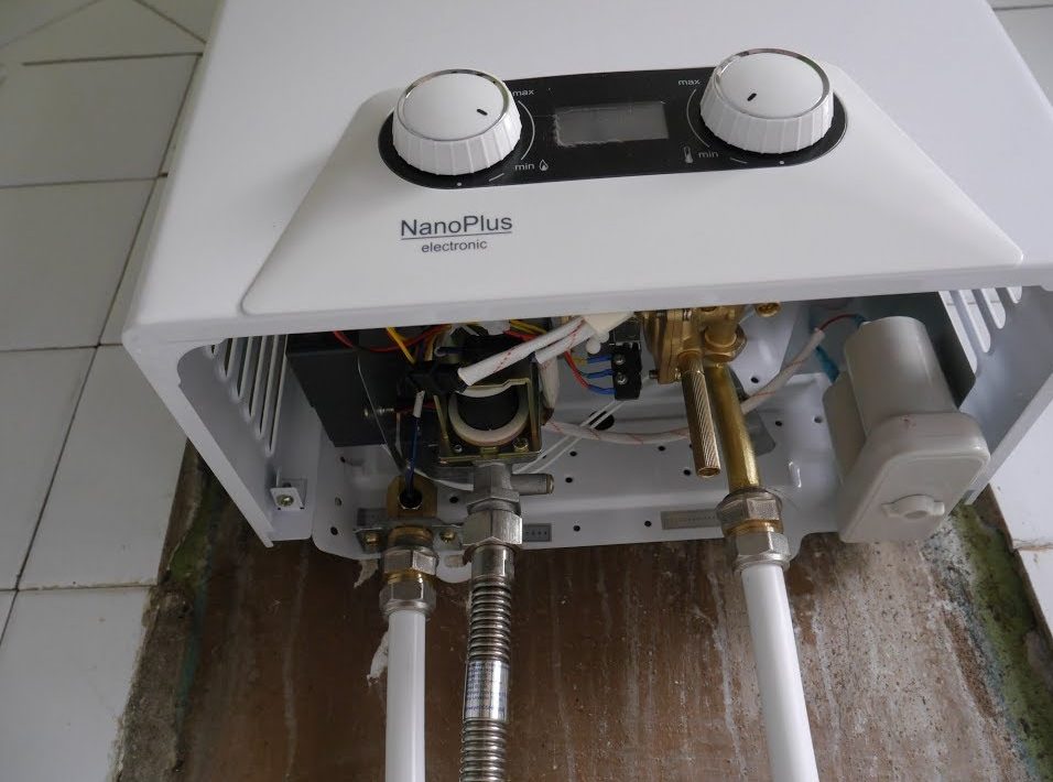 Le chauffe-eau à gaz alimenté par batterie ne s'allume pas.