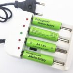 Piles dans le chargeur.