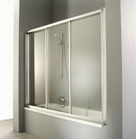 Rideaux de bain coulissants.