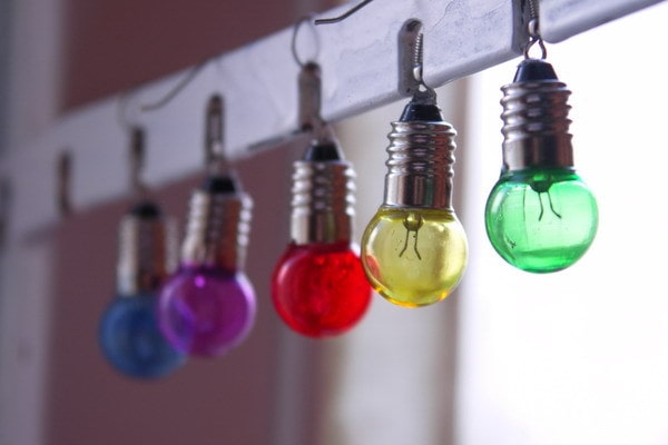 Lampes multicolores.