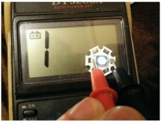 Vérification de la LED lumineuse.