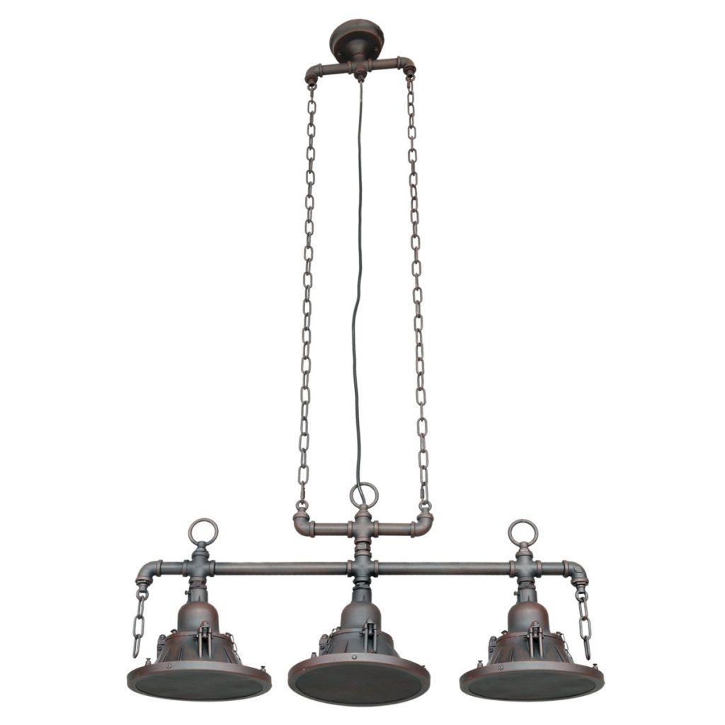 Lustre utilisant des éléments de plomberie.