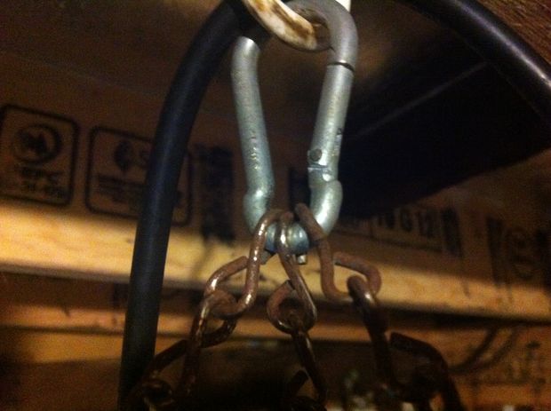 Comment le lustre va s'accrocher.