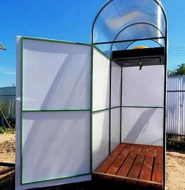 Douche en polycarbonate