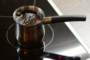 Quel Turc peut-on préparer du café sur une cuisinière à induction ?