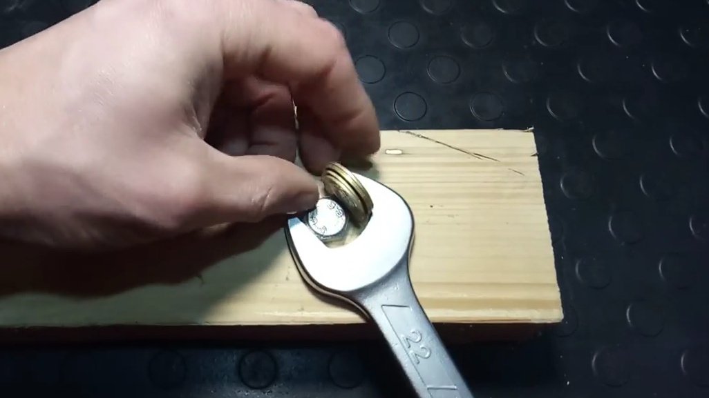 Clé et pièce de monnaie