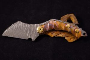 Couteau pliant - majuscule