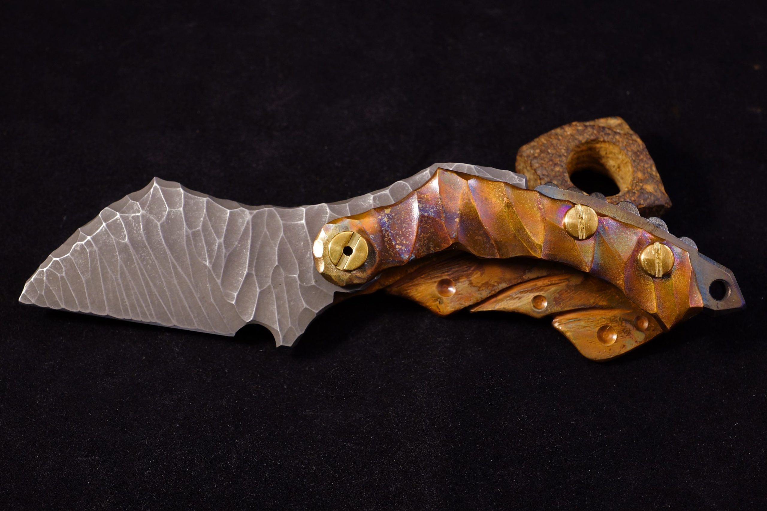 Couteau pliant - majuscule