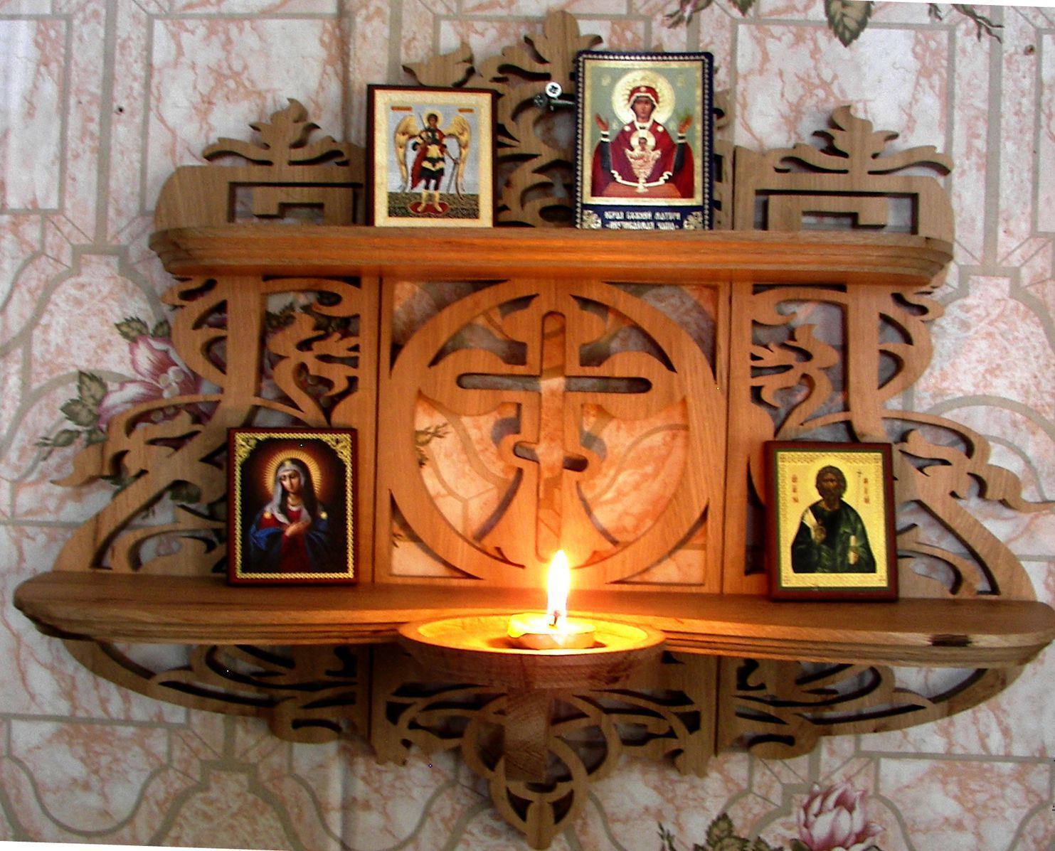 Étagère pour icônes