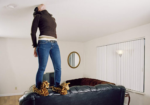 odeur désagréable du plafond tendu