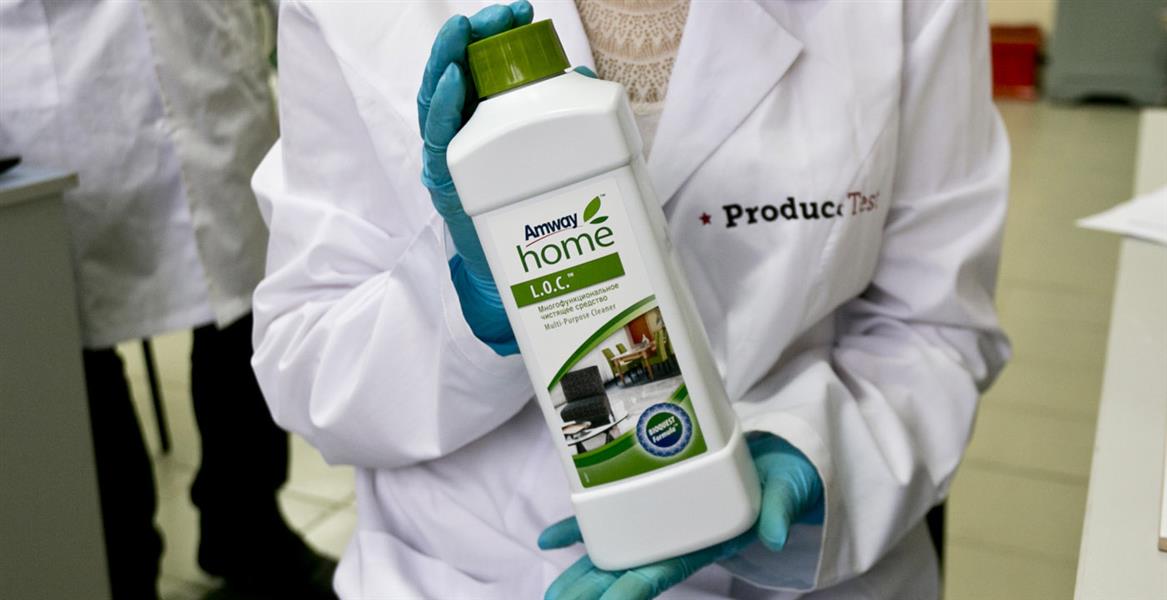 L.O.C. d'Amway pour nettoyer les plafonds suspendus