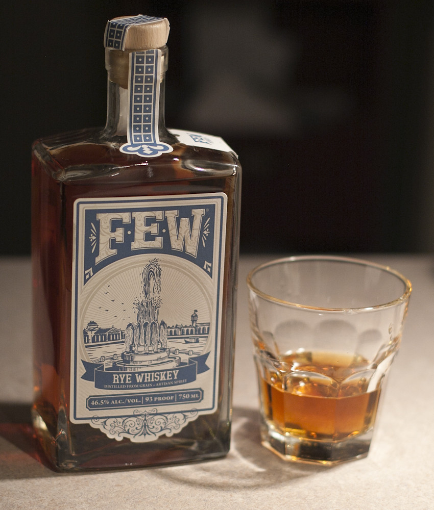 Bouteille et verre de whisky