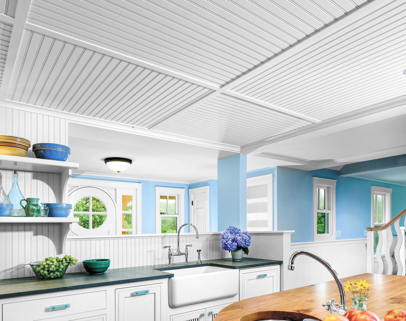 plafond en doublure dans un style moderne