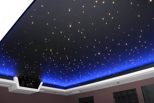 plafond avec effet ciel étoilé