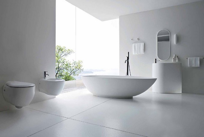 salle de bain blanche dans un style minimaliste
