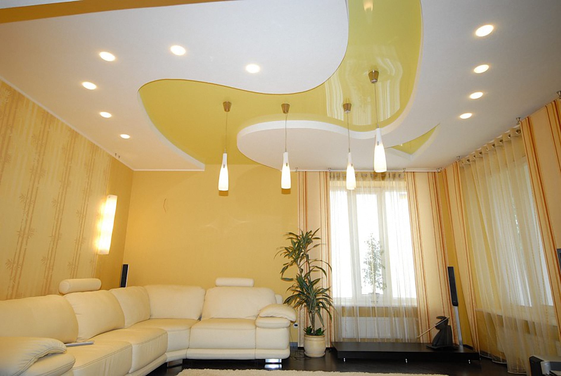 plafond tendu jaune à l'intérieur