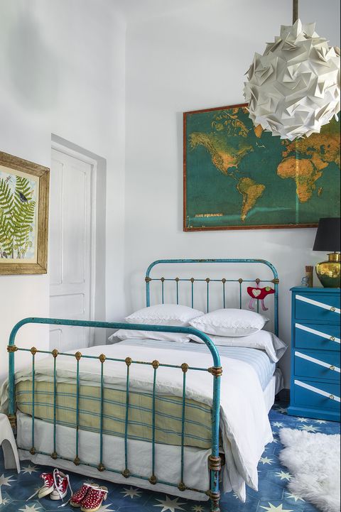 chambre d'enfant dans un style rétro