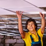 pose de plafond suspendu