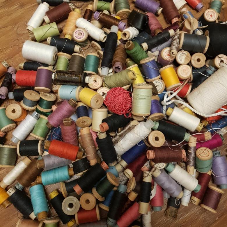 Un tas d'écheveaux de fil