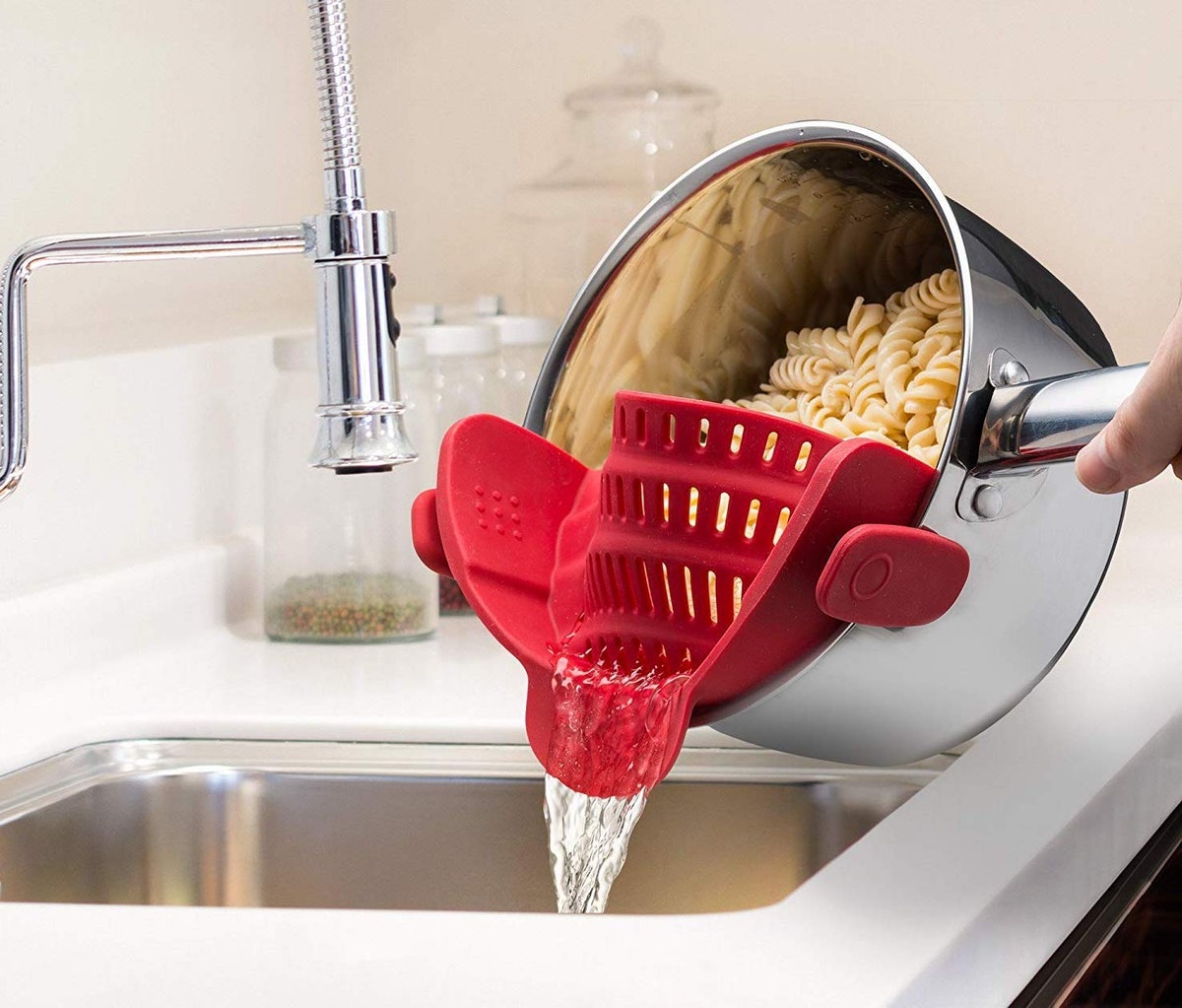 Dispositif pour évacuer l'excès de liquide