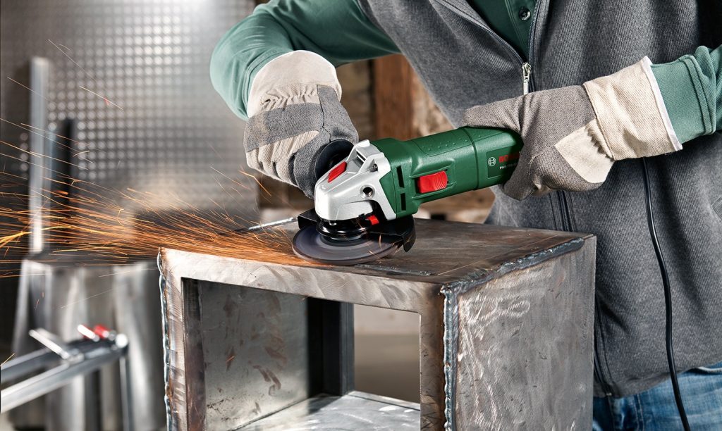 Travailler comme broyeur.