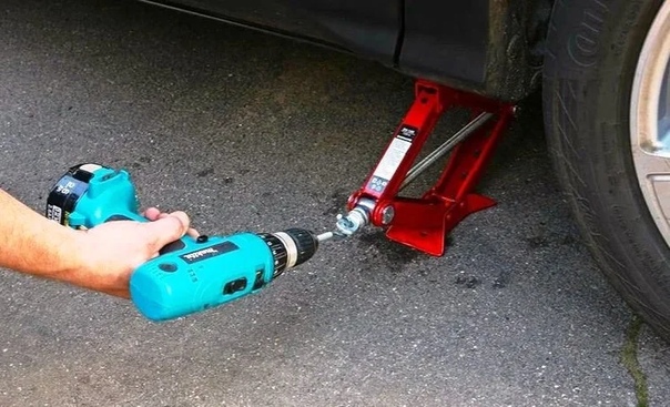 Electrification d'un cric avec un tournevis