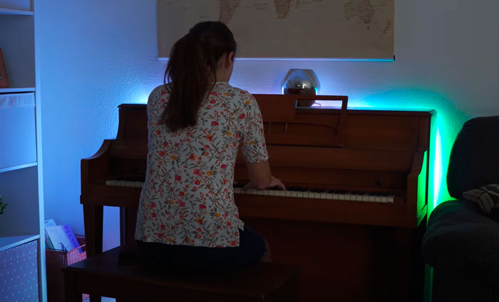Éclairage de piano avec bandes LED