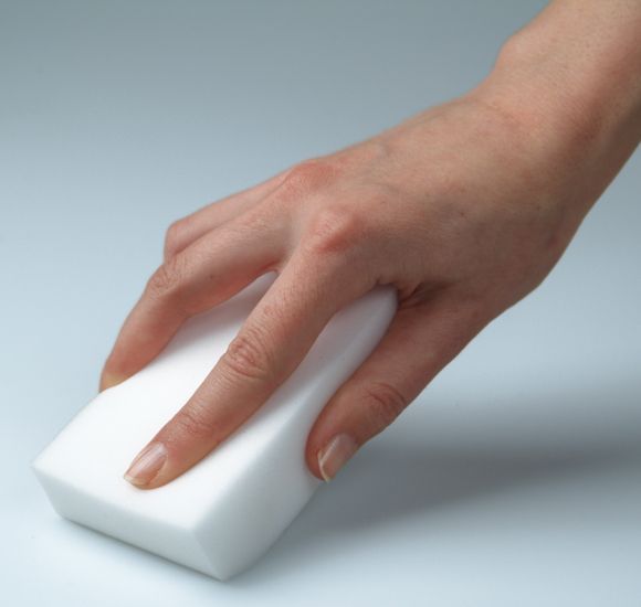 Dommages causés par l'éponge en mélamine